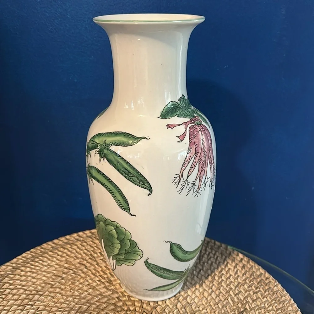 Y Chinese Porcelain Hand Painted Vegetable Pattern Porcelain Vase Sz 12.5”